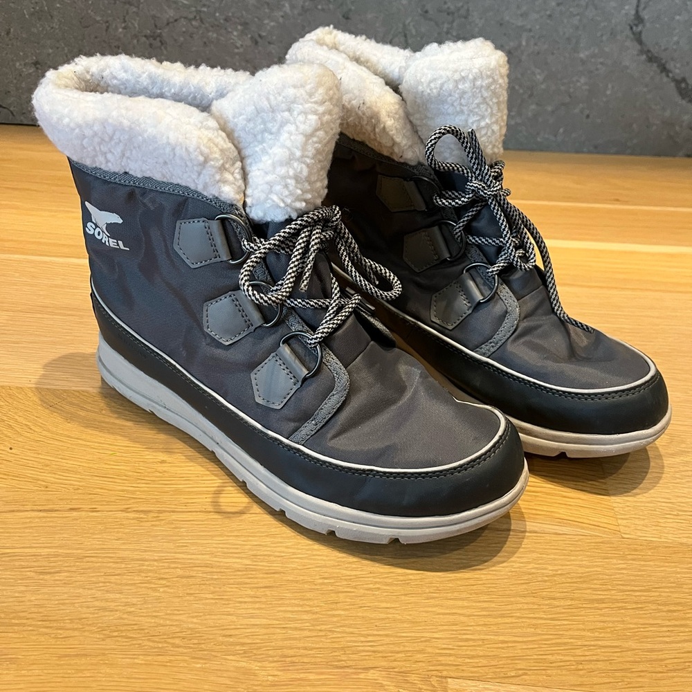 Sorel Women's Charcoal and White Winter Boots Sherpa Lined